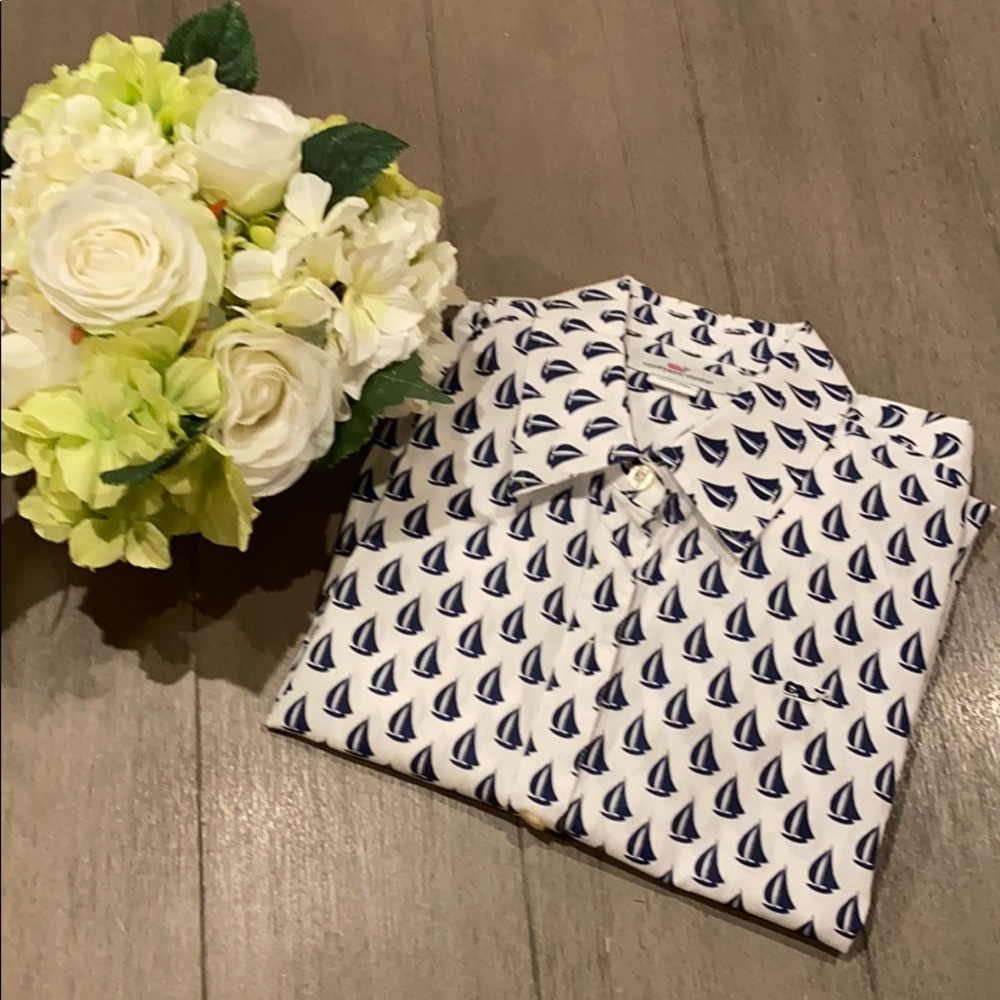 Vineyard Vines Sailboat Blouse size 2